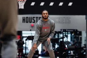 kaiyun sports-火箭外线命中率暴涨，成为比赛胜负关键()