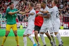 开云体育-骑士惨败雄鹿，恐怕会成为本赛季最大黑马()