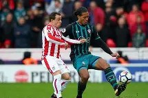 开云体育app-克里斯塔尔宫战平斯托克城，积分榜位置保持不变()