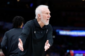 开云-灰熊比超前，波波维奇带领绿军不惧风雨()