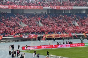 kaiyun-高质量比赛吸引万众瞩目，球迷热情支持()