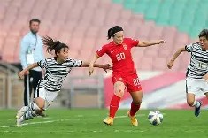 国际足坛光辉之举：女足国家代表团用实力征服观众()